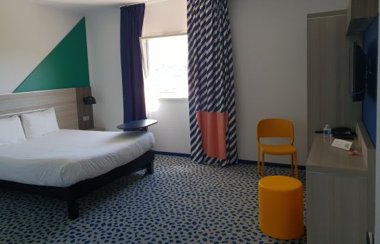 Hotel Ibis Styles Marseille Plan De Campagne In Les Pennes