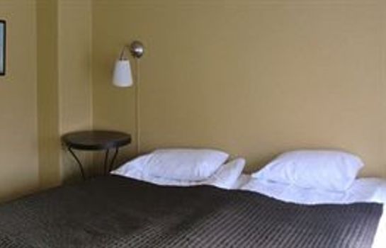 Single room (standard) Colonial Hotel