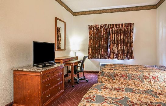Zimmer RODEWAY INN AND SUITES