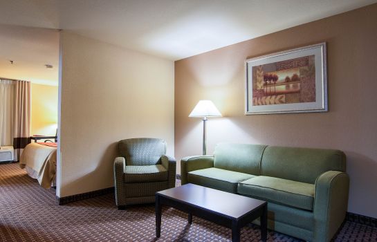 Zimmer Comfort Inn and Suites Perry National Fa