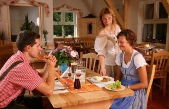 Haus Waldeck Landhotel In Philippsreut Mitterfirmiansreut Hotel De