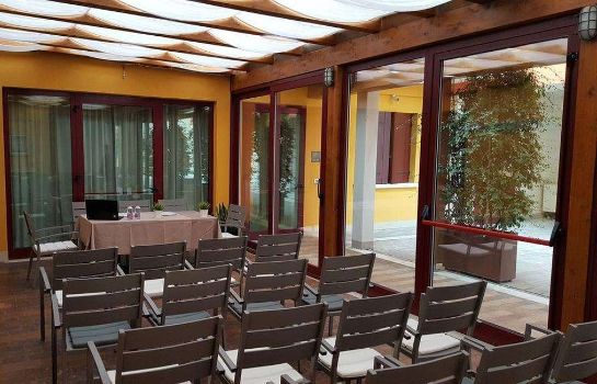 Sala de reuniones Villa Costanza Superior Rooms