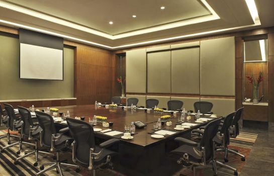 The Leela Ambience Hotel Residences Gurugram In Gurgaon Hotel De The business travellers at the leela ambience convention delhi can enjoy the view of delhi cityscape along with wide range of facilities for the perfect blend of luxury and modern amenities. hotel de