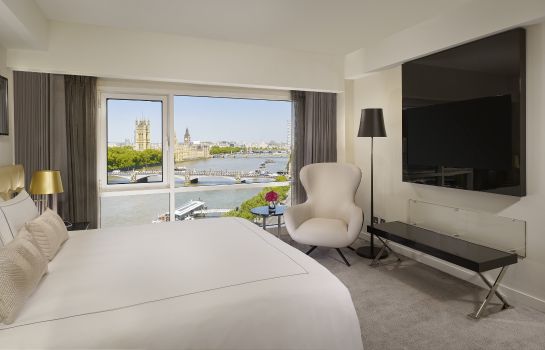 Kamers Plaza on the River London
