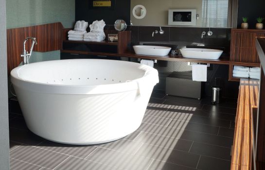 Van der Valk Airporthotel in Düsseldorf - HOTEL DE