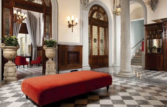 Hall de l'hôtel NH Collection Firenze Porta Rossa