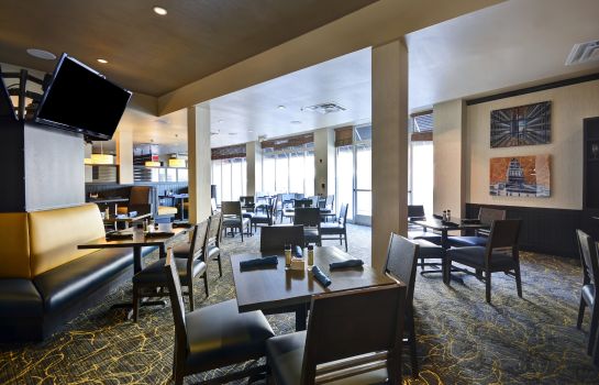 Holiday Inn Detroit Metro Airport Romulus Great Prices At