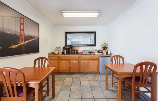 Hotel Travelodge By Wyndham Los Banos Ca Great Prices At Hotel Info