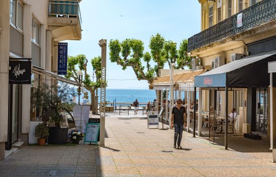 Le 21 Hotel De France In Saint Raphael Hotel De