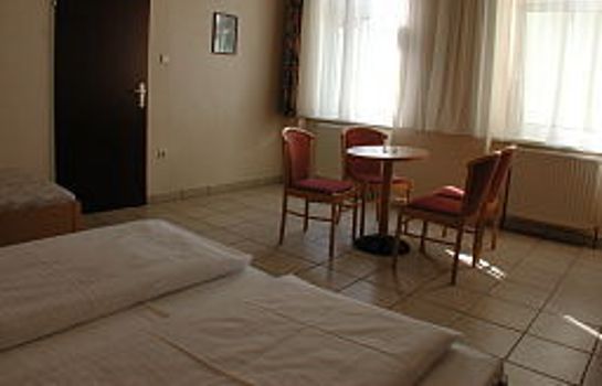 Pension Funfhaus Vienna Great Prices At Hotel Info
