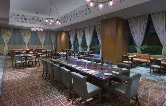Restaurant Sheraton Grand Bangalore Hotel at Brigade Gateway