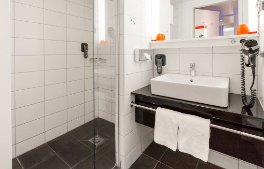 Bathroom Dormero Hotel Frankfurt Messe