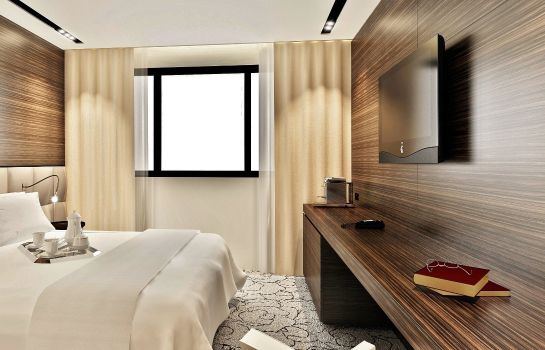 Howard Hotel Paris Orly Airport In Paray Vieille Poste