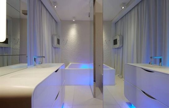 Badezimmer i-Suite Hotel