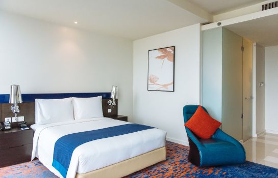 Holiday Inn Express Bangkok Siam Great Prices At Hotel Info