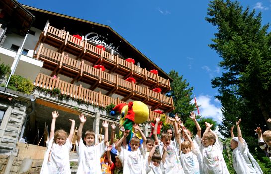 Außenansicht Swiss Family Hotel Alphubel Kidshotel Saas-Fee