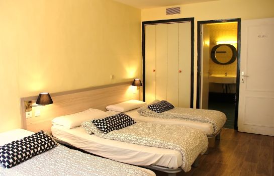 Four-bed room Villa Saint Exupéry Beach Hostel