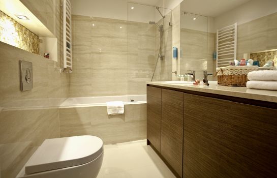 Bathroom Platinum Apartments