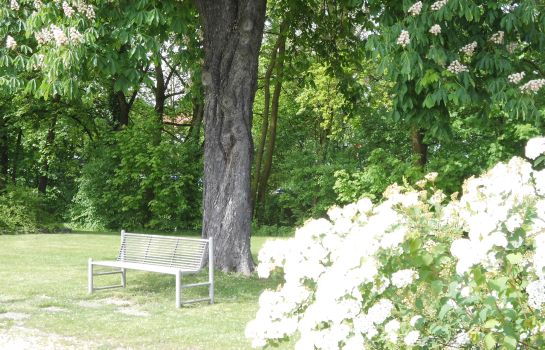 Hotel Haus Am Bach In Allershausen Hotel De