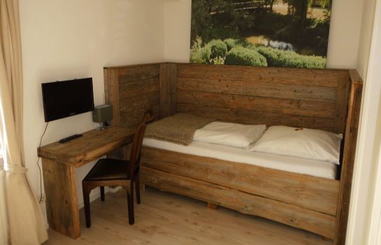 Hotel Haus Am Bach In Allershausen Hotel De
