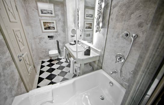 Bathroom Wyndham Grand Istanbul Kalamis Marina Hotel