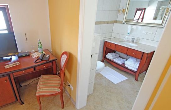 Hotel Villa Toscana In Gersthofen Hotel De