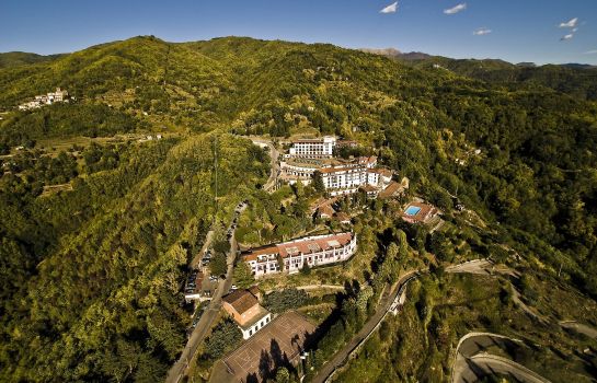 Außenansicht Renaissance Tuscany Il Ciocco Resort & Spa