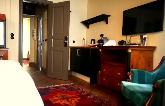 Hotel Faik Pasha Suites Cafe Special Category Istanbul Great Prices At Hotel Info