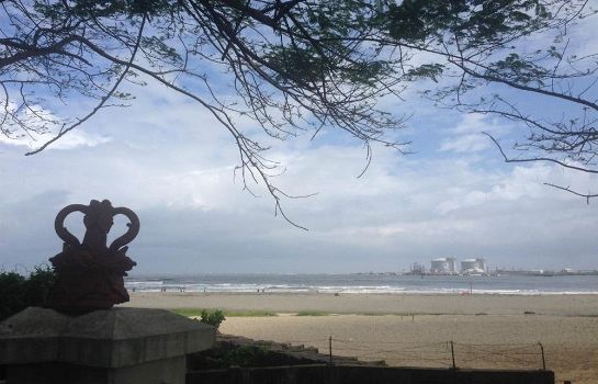 Old Lighthouse Bristow Hotel Cochin Great Prices At Hotel Info Cochin, 'the queen of arabian sea' is verily the brightest stone in the diadem of the fascinating land that is flanked by the western ghats on one side, the arabian sea on the other, and strewn with rivers, lagoons, backwaters and rich vegetation in between. old lighthouse bristow hotel cochin