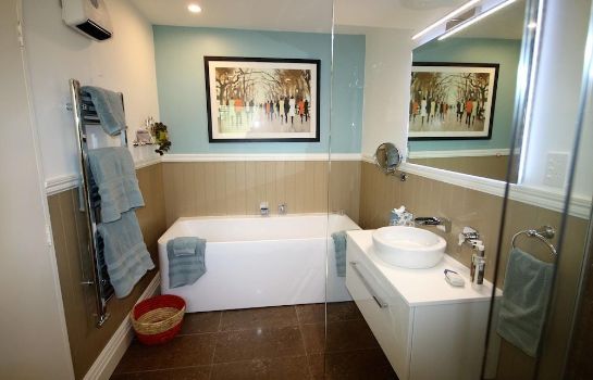 Bathroom Kauri Point Luxury Bed & Breakfast