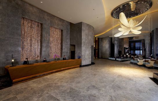 Lobby Carlton City Hotel