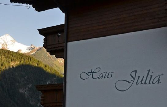 Hotel Haus Julia In Mayrhofen Hotel De