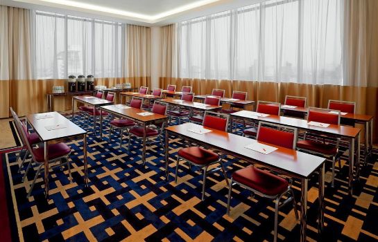 Conference room Four Points by Sheraton Long Island City/Queensboro Bridge