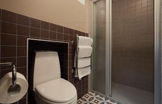 Bathroom Mogol Apartments