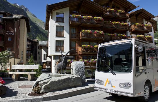 Außenansicht Matterhorn Lodge Hotel & Apartments