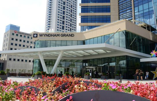 Exterior view Wyndham Grand Istanbul Levent