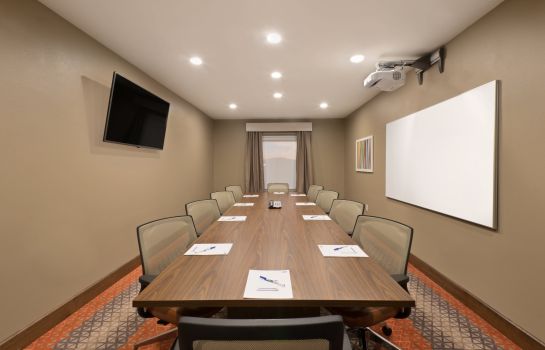 Conference room Holiday Inn Express & Suites HOT SPRINGS