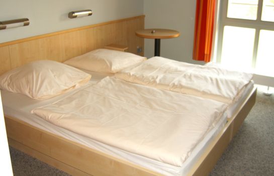 Hotel Freizeit Und Bildungszentrum Haus Grillensee In Naunhof Hotel De