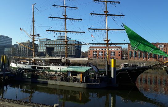 Hotel Alexander Von Humboldt Das Schiff Bremen Great Prices At Hotel Info