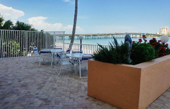 Terrasse Lovers Key Beach Club by Check In Vacation Rentals