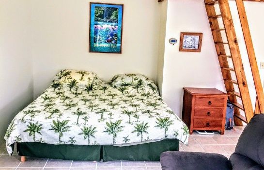 Standard room Hamakua Guest House and Camping Cabanas