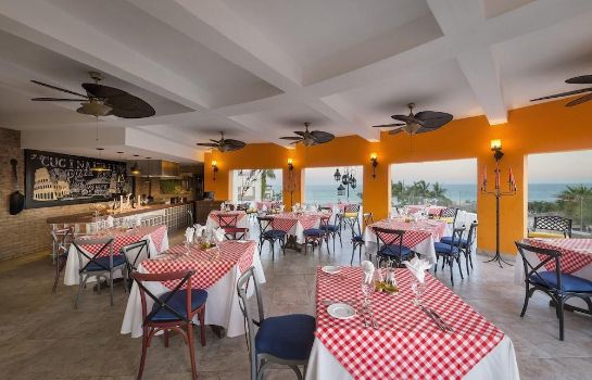 Restaurant Hacienda Encantada Resort & Residences