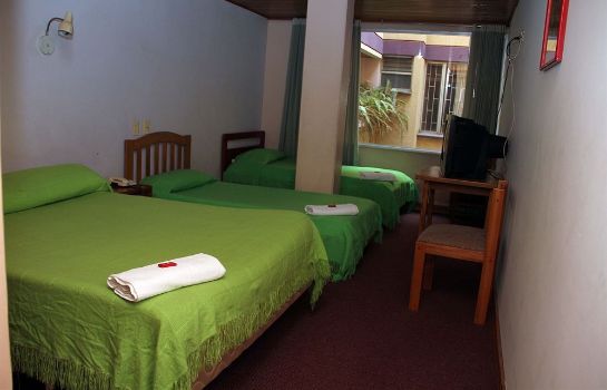 Pokój czteroosobowy Hotel Suarel Center