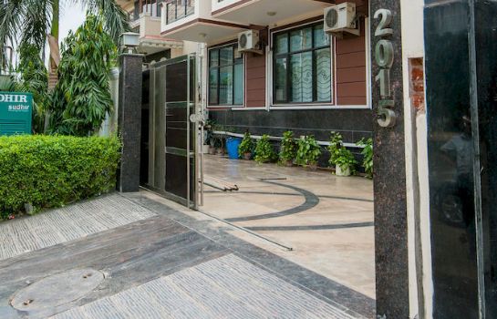 Hotel Oyo Rooms Huda Epicentre Gurgaon Great Prices At Hotel Info Every room is fitted with a bathtub and toiletries. hotel info