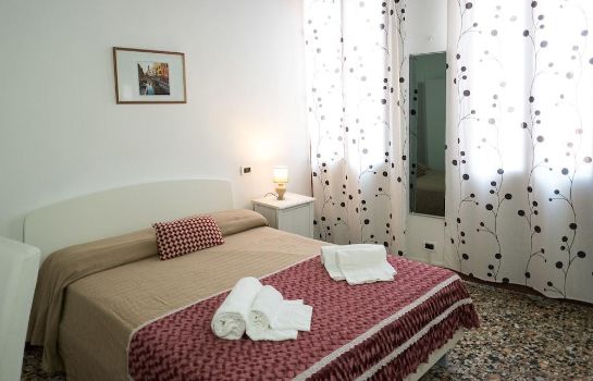 Backpackers House Venice Hostel Great Prices At Hotel Info