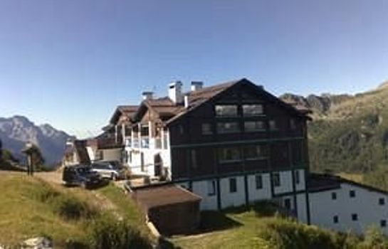 Hotel Rifugio Orso Bruno In Mezzana Hotel De Si trova in trentino sul monte vigo al centro delle piste da sci di marilleva folgarida e dello skirama dolomiti a duemiladuecento metri di quota. hotel rifugio orso bruno in mezzana