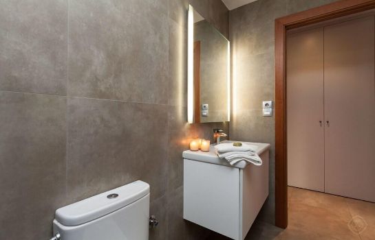 Bathroom Via Augusta Apartments