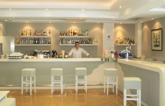 Bar del hotel Elea Beach
