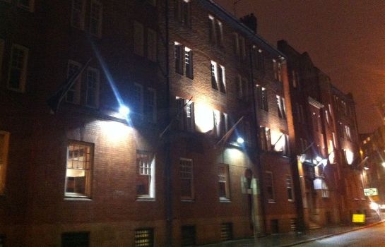 Ashton House Hostel Manchester Great Prices At Hotel Info