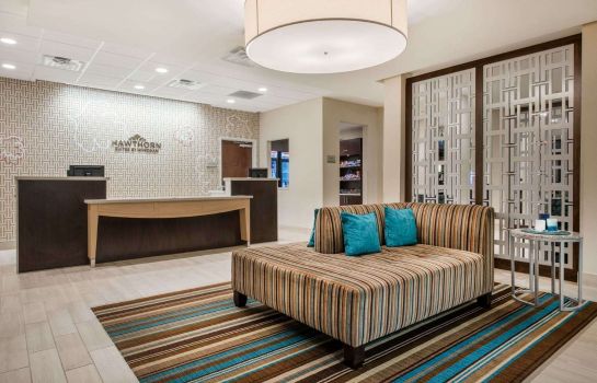 Vestíbulo del hotel Hawthorn Suites by Wyndham Bridgeport/Clarksburg